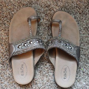 Taos sandals, size 9